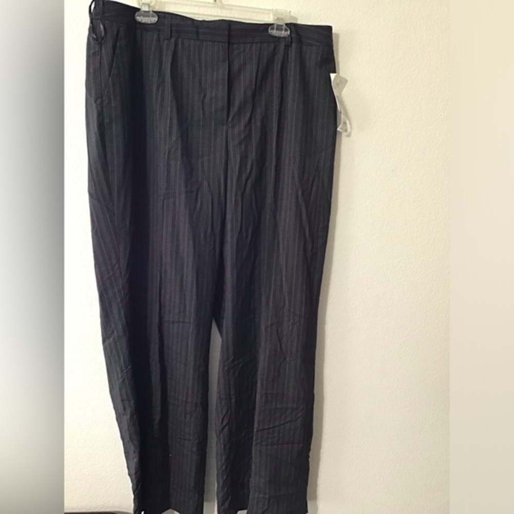 Designers women pants. Jones in New York.